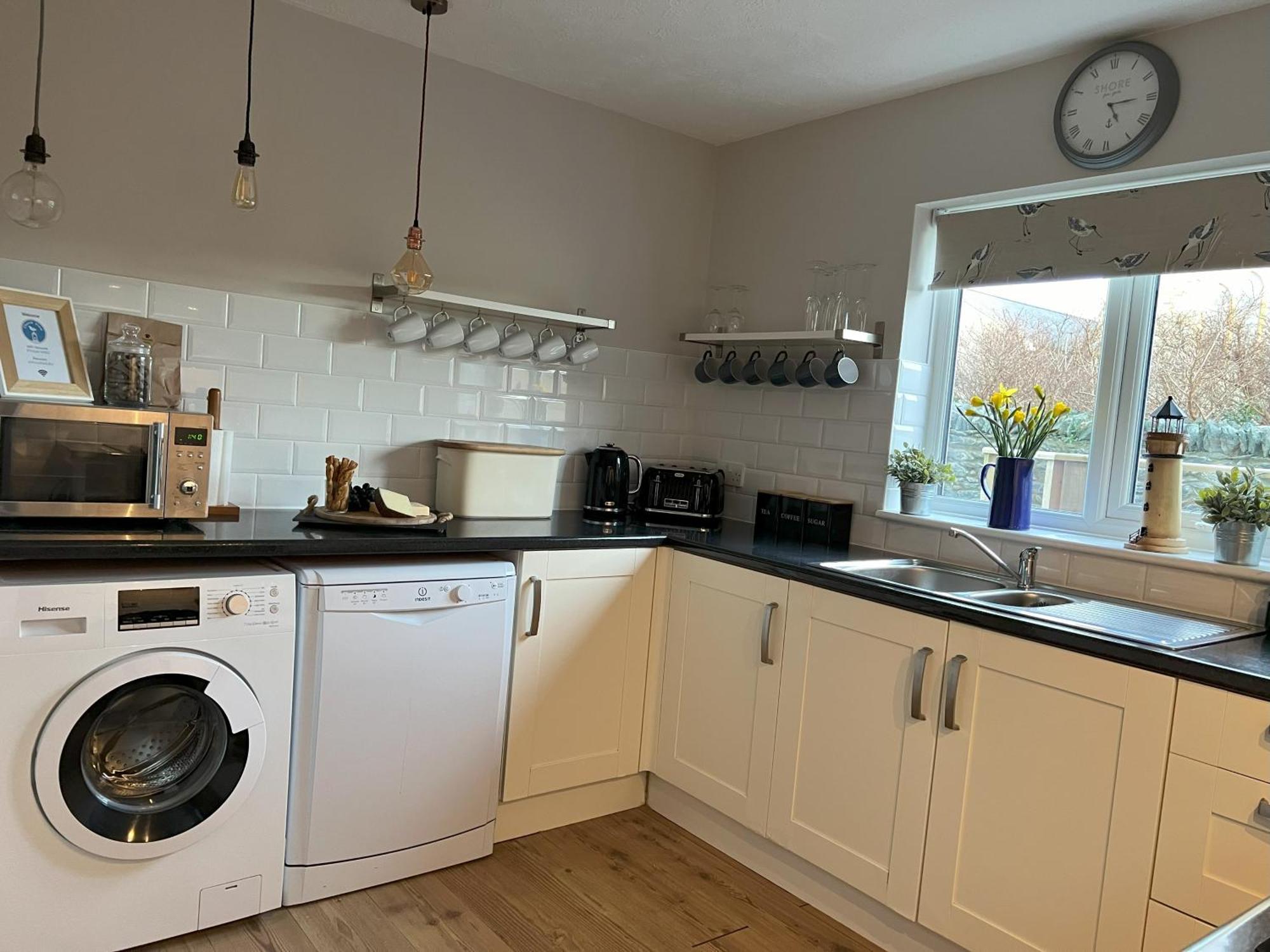 Coastal Retreat 150M From Beach Perfect For Families And Dogs Trearddur Esterno foto